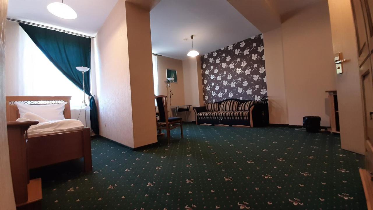 Hotel Jankow Żary Eksteriør bilde